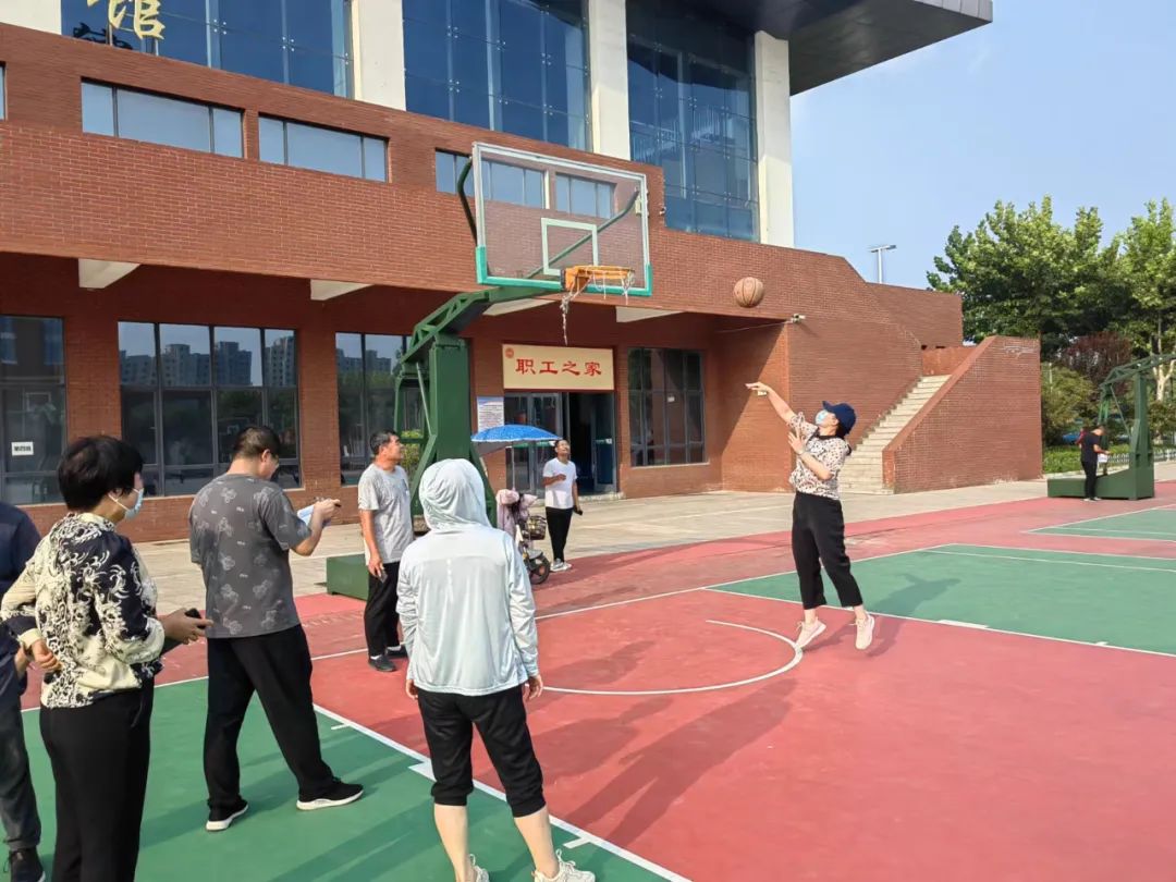 图片[1]-郯城一中举办庆教师节、迎中秋节教职工趣味运动会-郯城一中